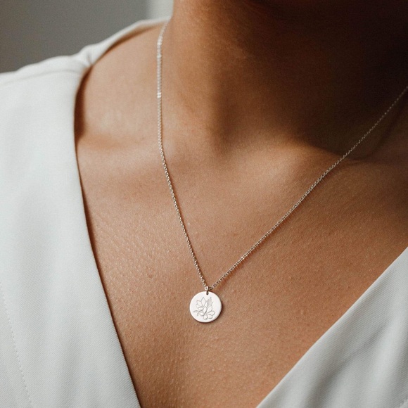 Gardenia Flower Plant Pendant Boho Indie Necklace - Picture 4 of 16